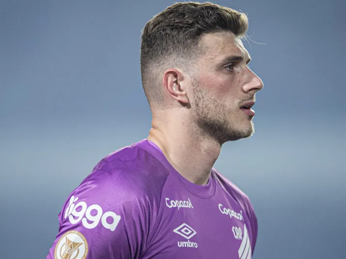 Grêmio deve desistir da contratação do goleiro Bento