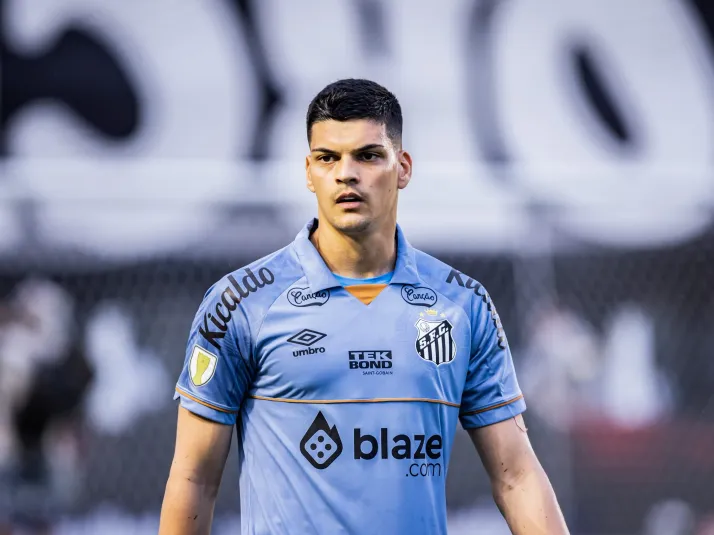 Flamengo não pensa em desistir da contratação de Gabriel Brazão