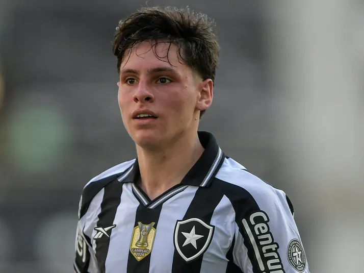 Álvaro Montoro, do Botafogo, interessa ao Fenerbahçe, da Turquia