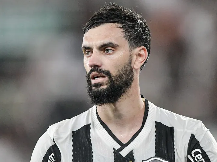 Mastriani revela planos de permanecer no Athletico-PR em 2026