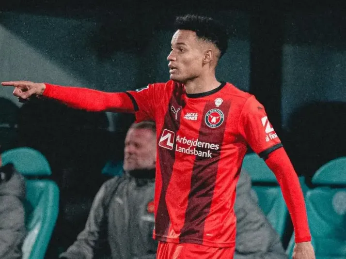 Coritiba busca contratar o lateral-esquerdo Paulinho, do Midtjylland