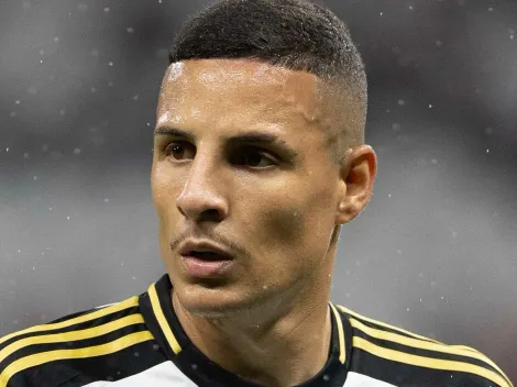 Arana chega ao Rio de Janeiro para assinar com o Fluminense