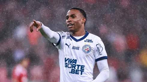 Jean Lucas jogador do Bahia comemora seu gol durante partida contra o Internacional no estádio Beira-Rio pelo campeonato Copa Libertadores 2025. Foto: Maxi Franzoi/AGIF