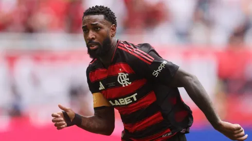 Gerson #8 of CR Flamengo in action during the FIFA Club World Cup 2025 round of 16 match between CR Flamengo and FC Bayern München at Hard Rock Stadium on June 29, 2025 in Miami Gardens, Florida. (Photo by Michael Reaves/Getty Images)