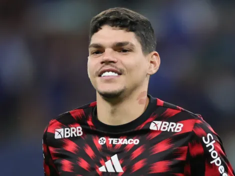 Ayrton Lucas mira titularidade no Flamengo