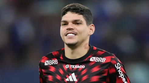 Ayrton Lucas sonha com titularidade no Flamengo em 2026