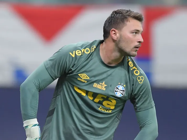 Narrador critica busca do Grêmio por novo goleiro e escolhe Grando como titular