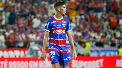 Cardona, zagueiro do Fortaleza. Foto: Baggio Rodrigues/AGIF