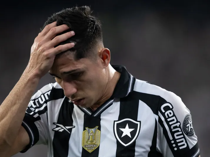 Torcida do Botafogo fica insatisfeita com saída de titulares