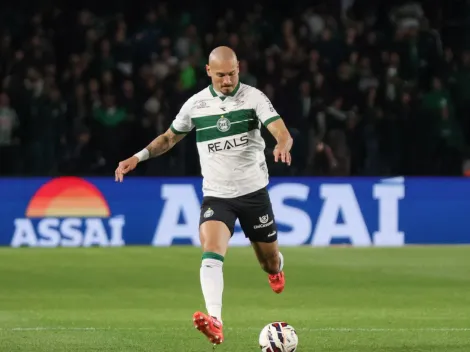 Maicon segue no Coritiba por mais um ano