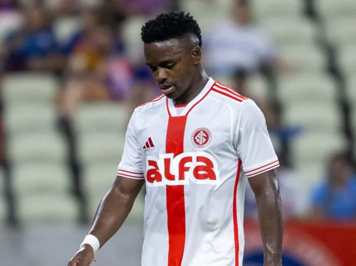 Carbonero fala pela primeira vez sobre permanência no Internacional