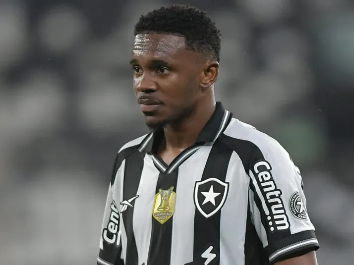 Botafogo encaminha empréstimo de Jeffinho para clube chinês