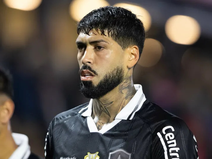 Botafogo é avisado que Cruzeiro descarta contratação de Alexander Barboza