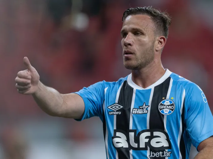 Grêmio abre conversas para comprar Arthur