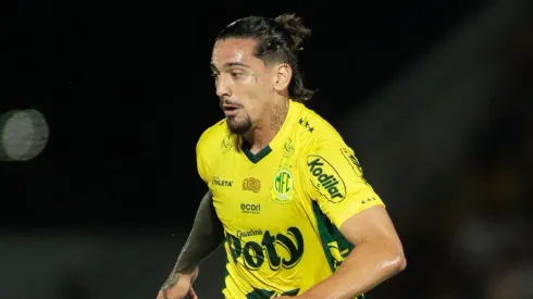 Chico da Costa durante confronto entre Mirassol x Bahia no Brasileirão de 2025.