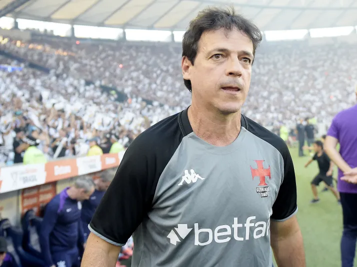 Diniz toma decisão e Guilherme Estrella ganha última chance no Vasco