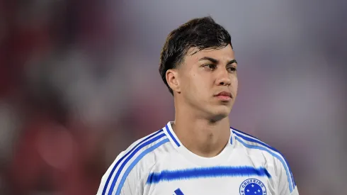 Kaio Jorge jogador do Cruzeiro durante partida contra o Flamengo no estadio Maracana pelo campeonato Brasileiro A 2025. Foto: Thiago Ribeiro/AGIF