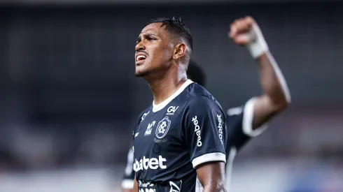 Pedro Rocha jogador do Remo durante partida contra o Goias no estadio Mangueirao pelo campeonato Brasileiro B 2025. Foto: Fernando Torres/AGIF