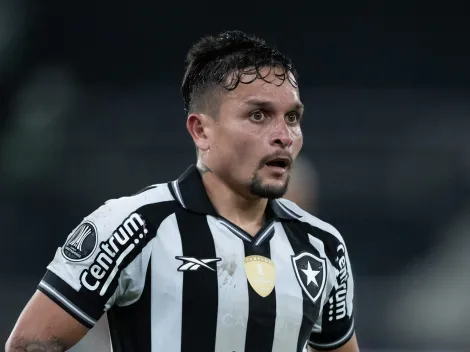 Artur recebe proposta, mas deve ficar no Botafogo