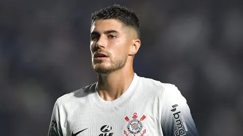 Pedro Raul jogador do Corinthians durante partida contra o Vasco no estadio Sao Januario pelo campeonato Brasileiro A 2024. Foto: Thiago Ribeiro/AGIF