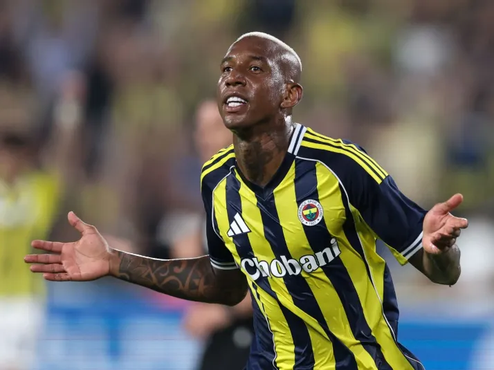 Grêmio observa mercado e nome de Anderson Talisca