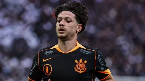 Rodrigo Garro durante confronto contra o Ceará no Brasileirão de 2025.