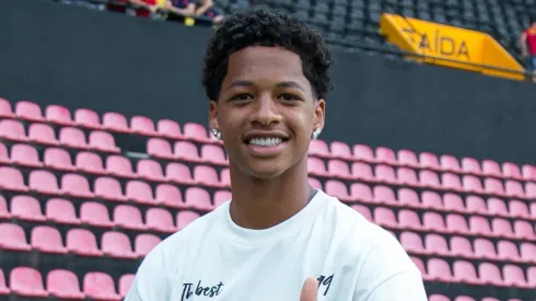 Zé Lucas, joia do Sport. Foto: Marlon Costa/AGIF