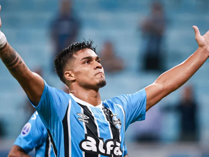 Junior tenta contratar Arezo, atacante do Grêmio emprestado ao Peñarol