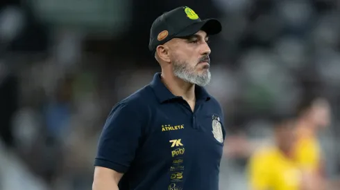 Rafael Guanaes tecnico do Mirassol durante partida contra o Botafogo no estadio Engenhao pelo campeonato Brasileiro A 2025. Foto: Jorge Rodrigues/AGIF