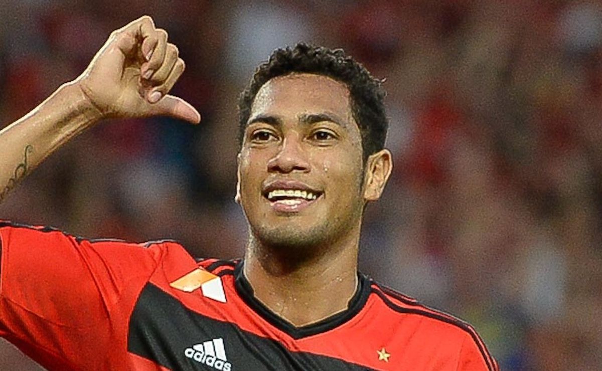 Vai ser rival do Flamengo em 2024, já estreia no Cariocão: Hernane Brocador assina com time do Rio de Janeiro