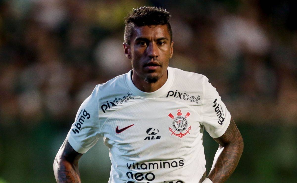 Paulinho volta ao Corinthians após 10 meses, joga bem e pode ser opção para na temporada