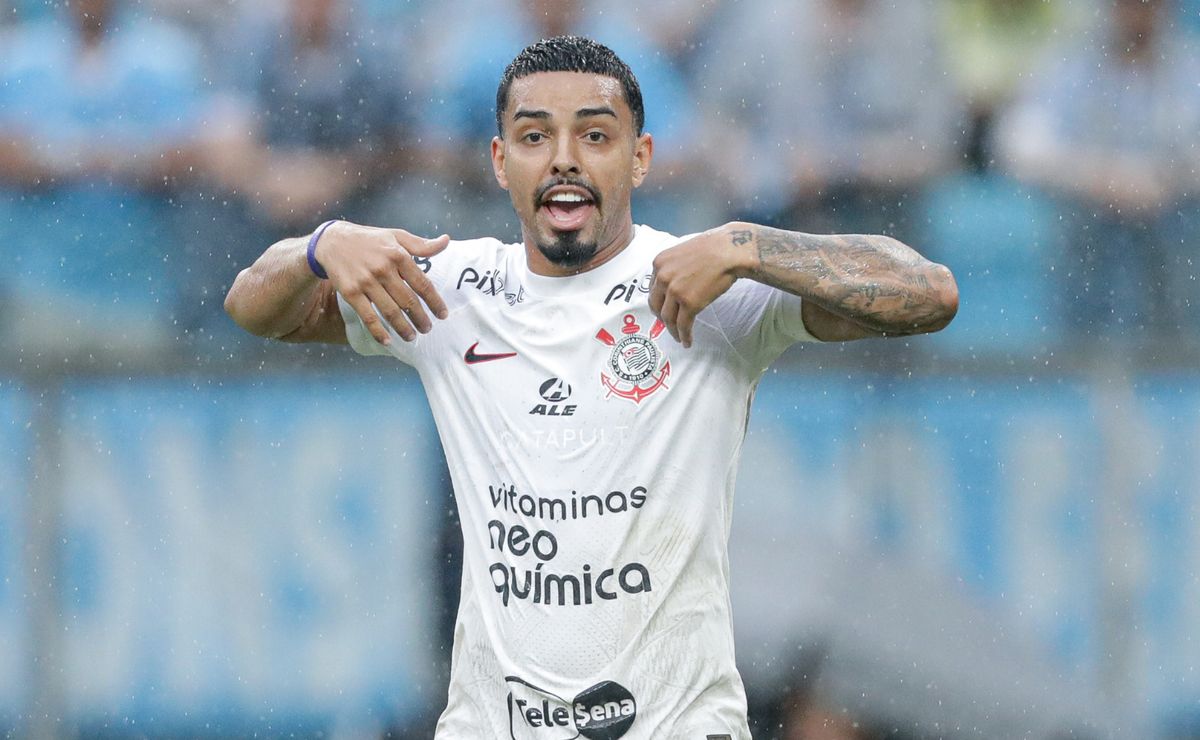 Santos tenta, mas Corinthians não topa negócio por Matheus Bidu; lateral deve ganhar nova chance
