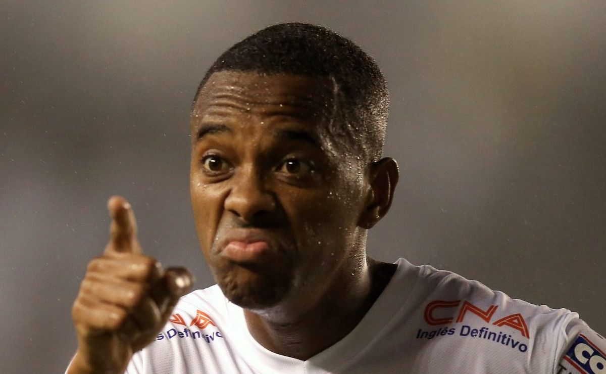 Filho de Robinho, Robson Júnior, tem contrato com Santos até dezembro e começa a se destacar no Clube