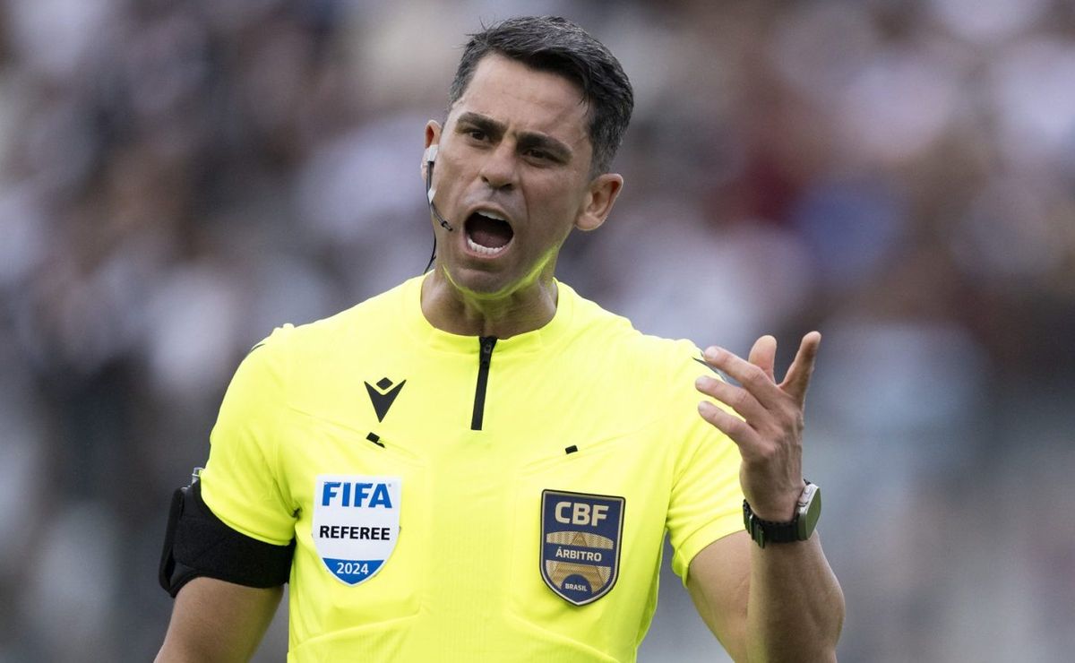 CBF afasta Flávio Rodrigues de Souza, árbitro da partida entre Vasco e Grêmio