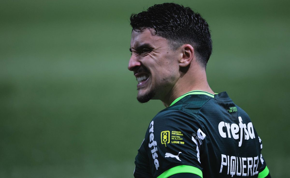 Piquerez é culpado pela torcida do Palmeiras por gol do Internacional   
