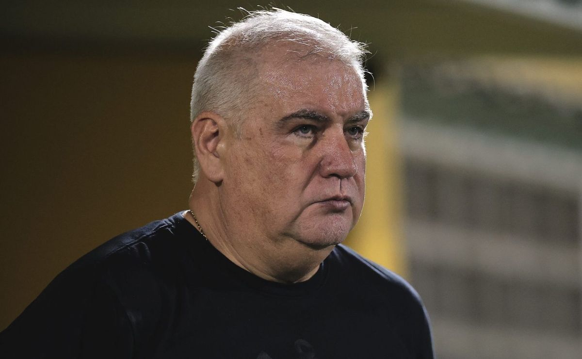 Rubão desabafa sobre atrito com Augusto Melo no Corinthians: 