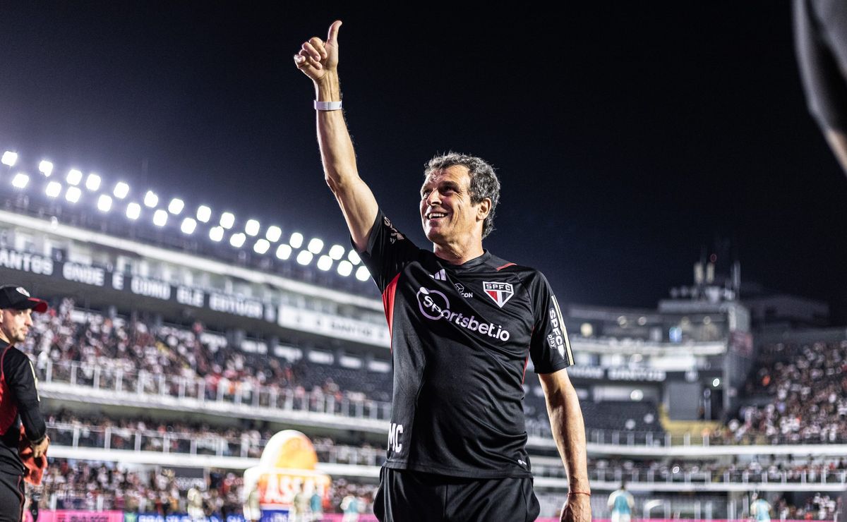Milton Cruz monta a provável escalação do São Paulo para o jogo diante do Atlético-GO