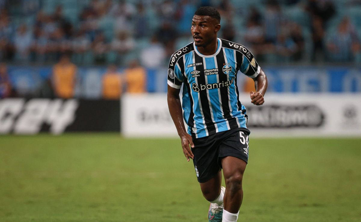 Cuiabano está próximo de sair do Grêmio e assinar com o Botafogo