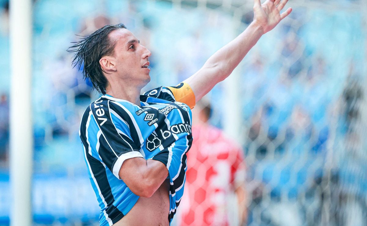 Geromel passa por nova cirurgia e desfalcará o Grêmio pela sexta vez desde 2023: Renato Gaúcho procura substituto