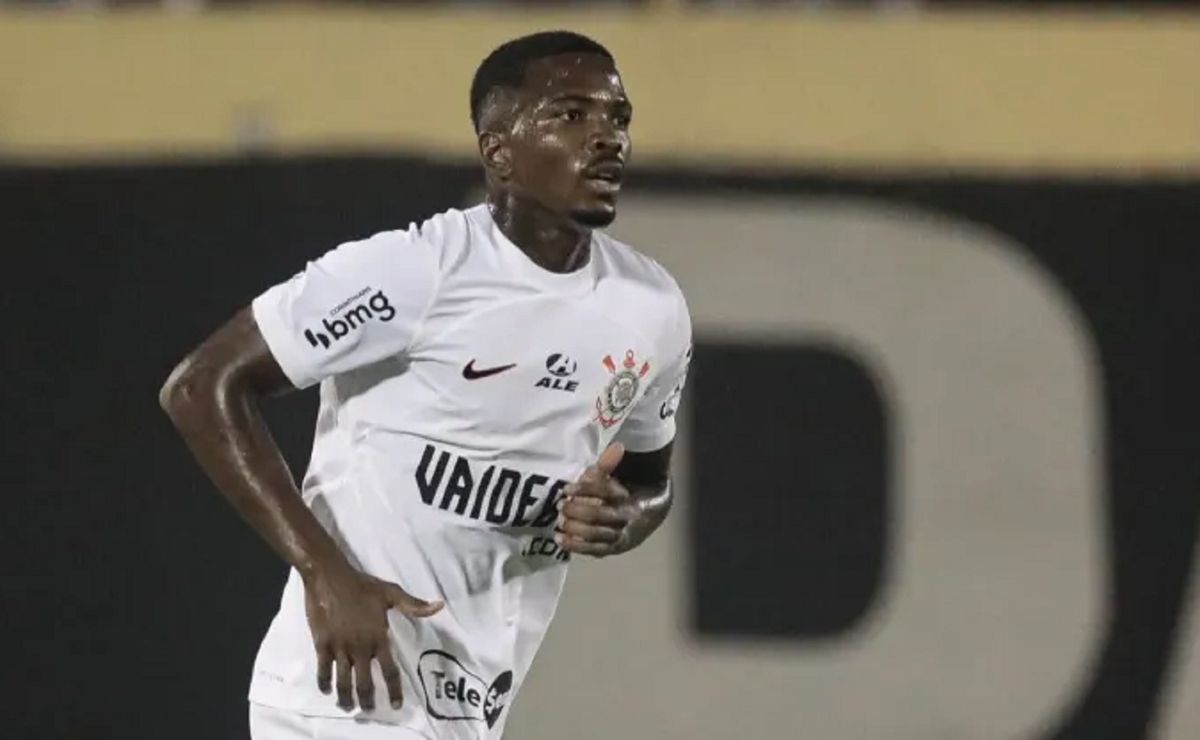 Cacá garante virada do Corinthians, que larga na frente na Copa do Brasil
