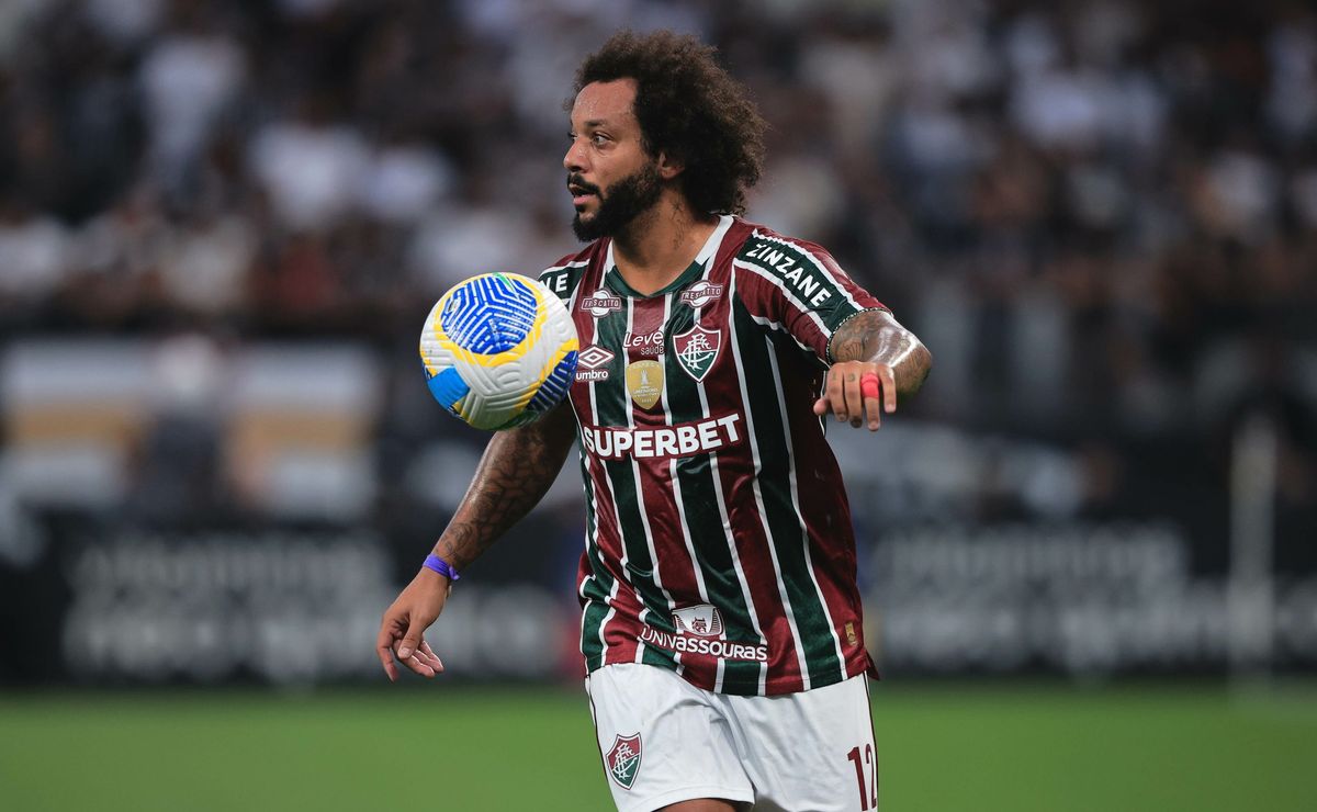 Marcelo pode ser novidade na escalação do Fluminense contra o Atlético-MG