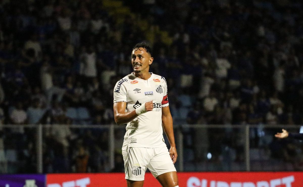 Santos goleia Guarani na Série B em noite de Pituca; Confira as notas