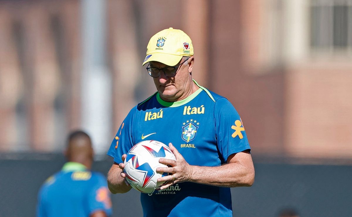 Seleção Brasileira: Onda de calor muda rotina de treinos e causa preocupação em Dorival