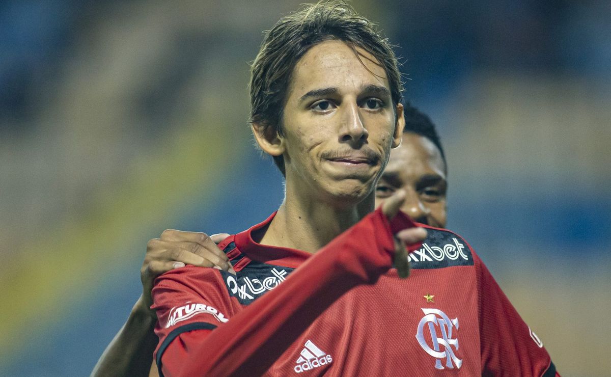 Werton Werton ganha minutos em campo no jogo do Flamengo contra o Cruzeiro no ...