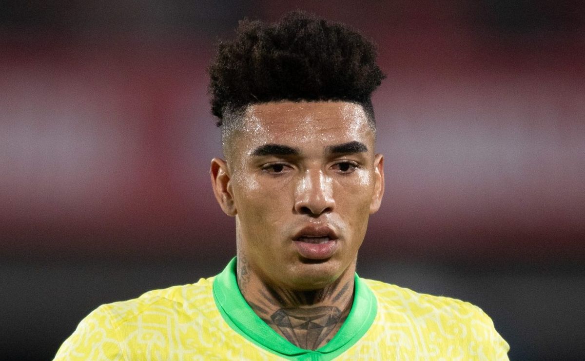 Igor Jesus brilha em estreia pela Seleção Brasileira e marca seu ...