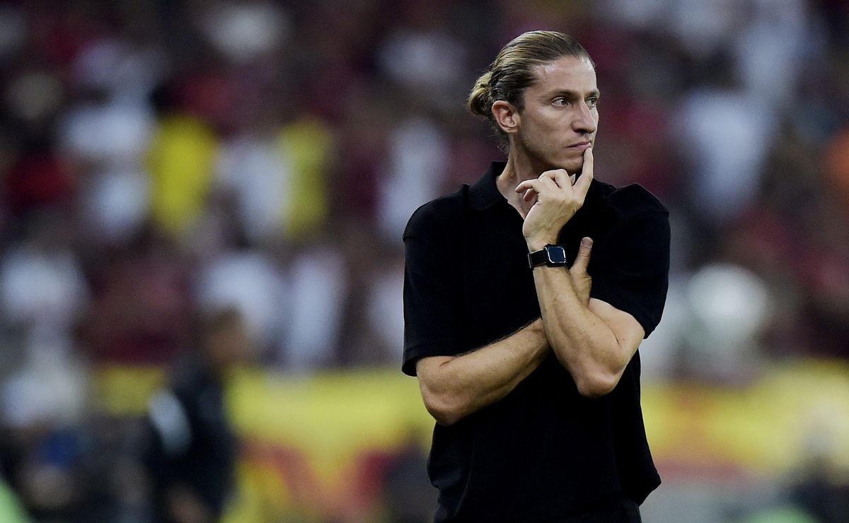 Filipe Luís possui dúvidas para escalar Flamengo titular contra o ...