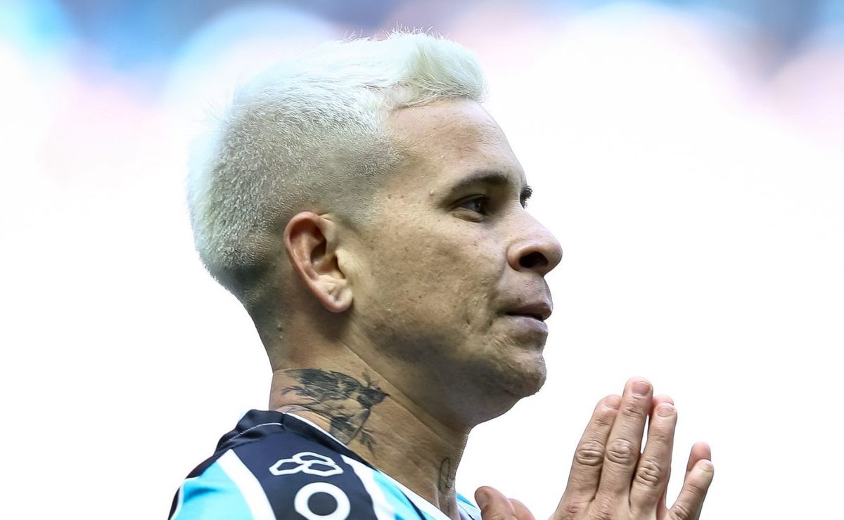 Santos e Grêmio voltam negociar troca de Soteldo com Adriel, Nathan e +1 no mercado