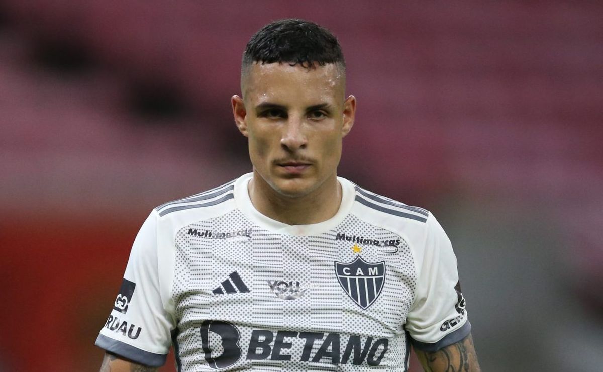 Guilherme Arana sofre lesão durante treinamento na Seleção e Atlético-MG é informado