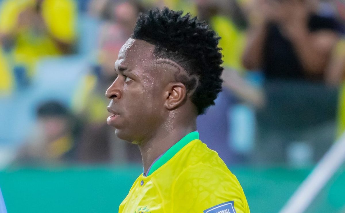 Escalação da Seleção Brasileira: Vinícius Júnior volta e Dorival mantém Gerson no time