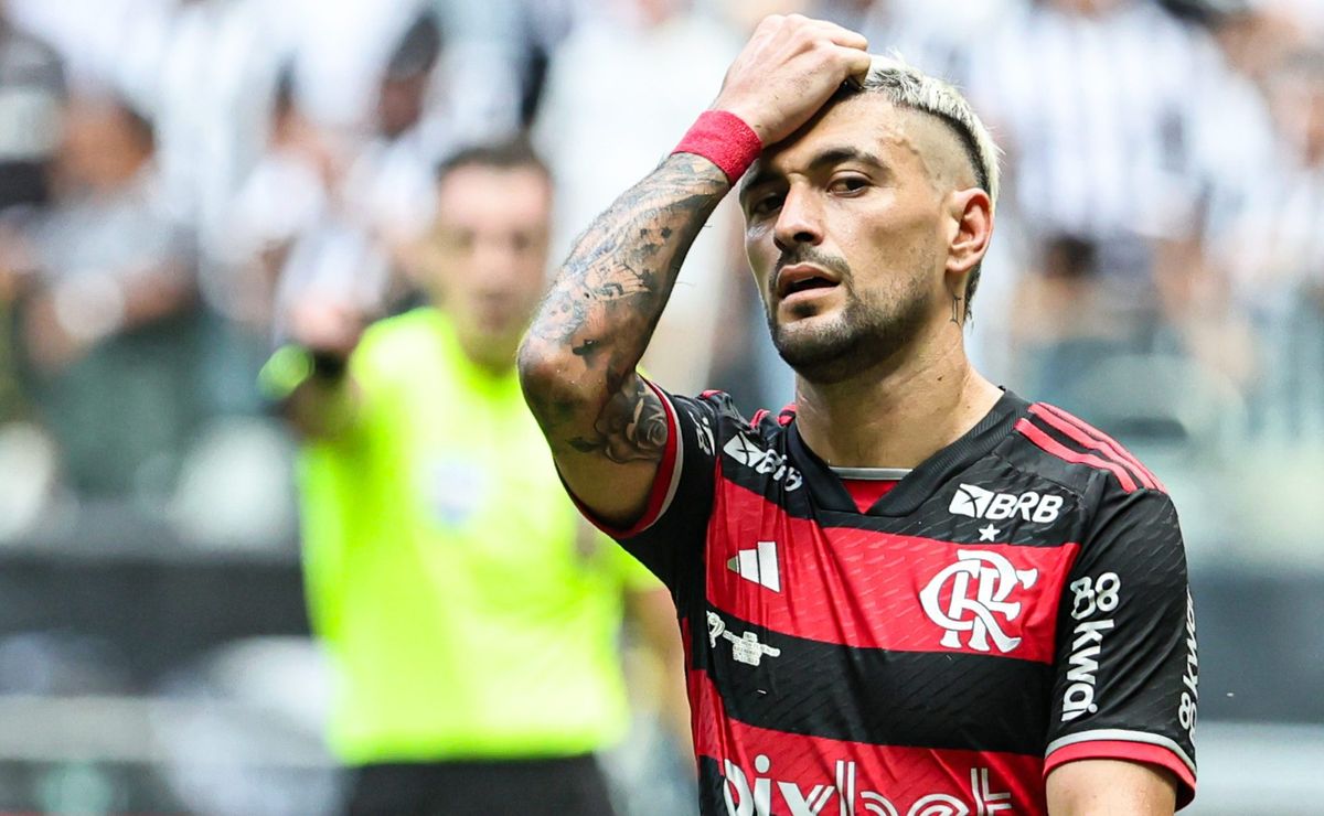 Flamengo define prazo de retorno de Arrascaeta após cirurgia no joelho e anima torcida